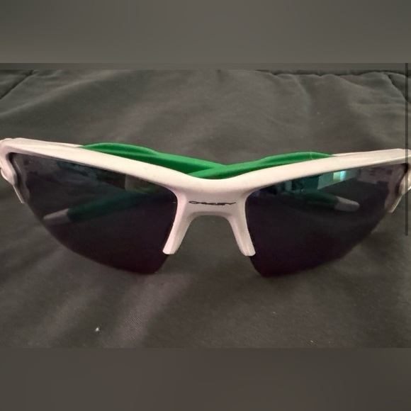 Sport sunglasses, lightweight, excellent condition - Picture 1 of 3